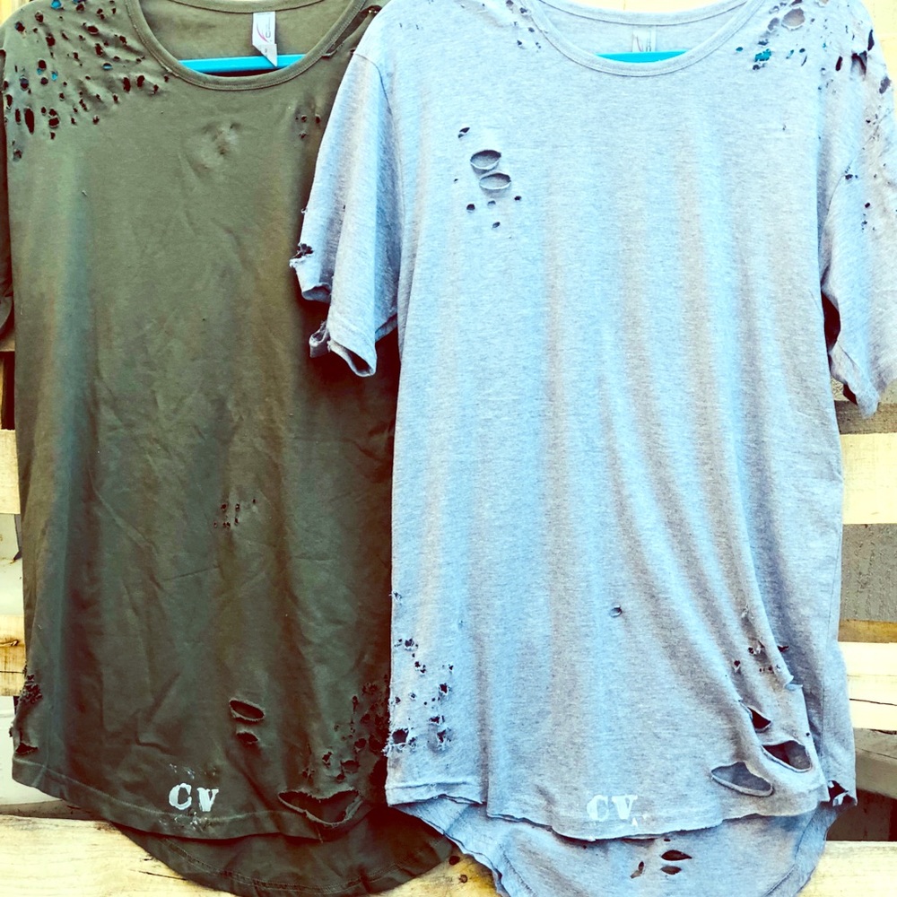 Men’s distressed tee